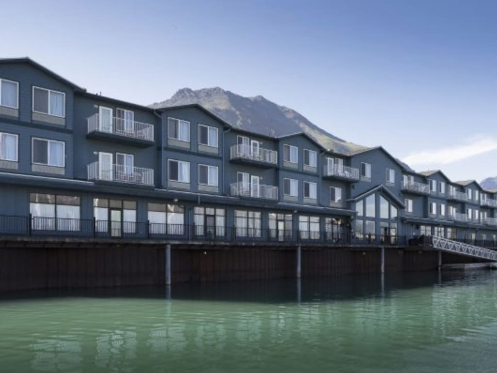 Harbor 360 Hotel