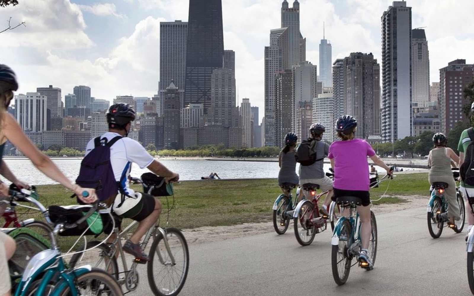 Bobby’s Bike Hike Chicago – Bike, Walking, Food Tours & Rentals