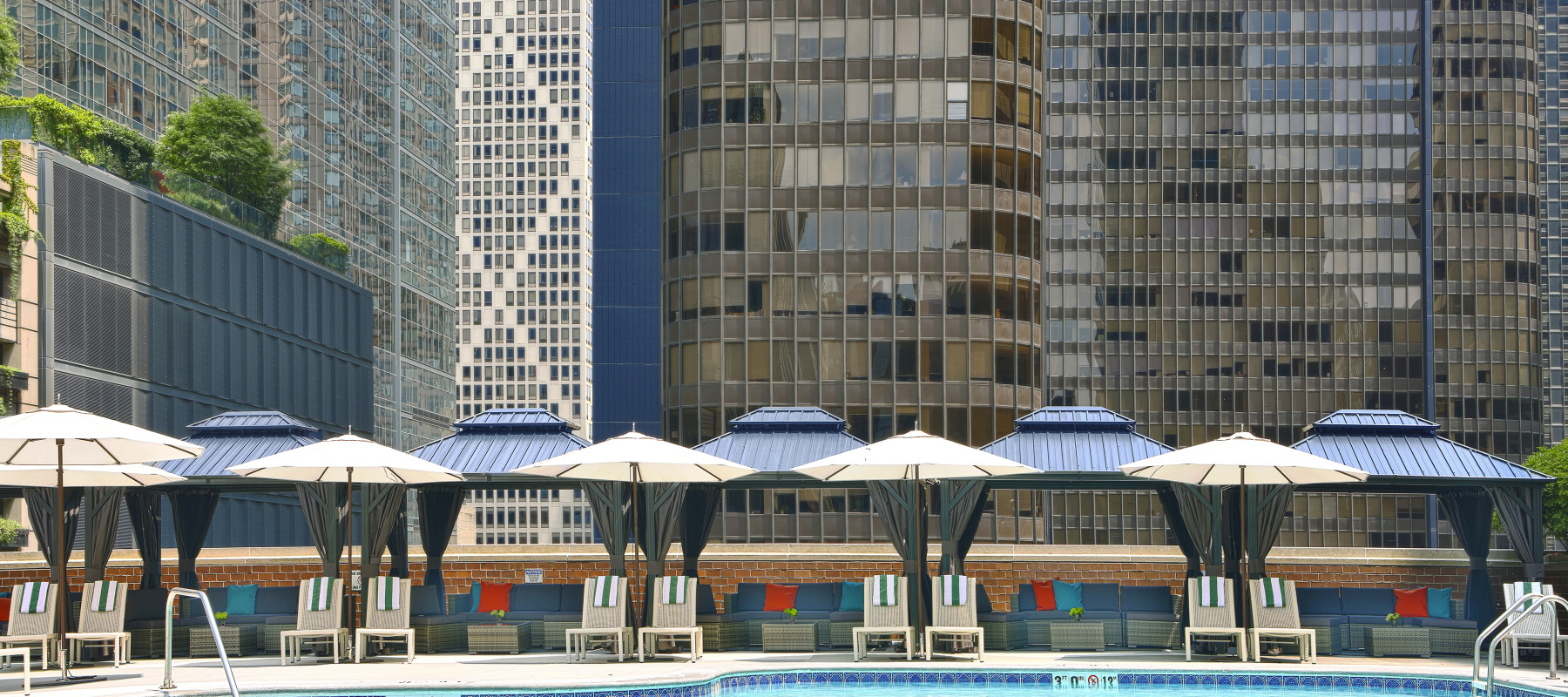 DoubleTree by Hilton Hotel Chicago – Magnificent Mile