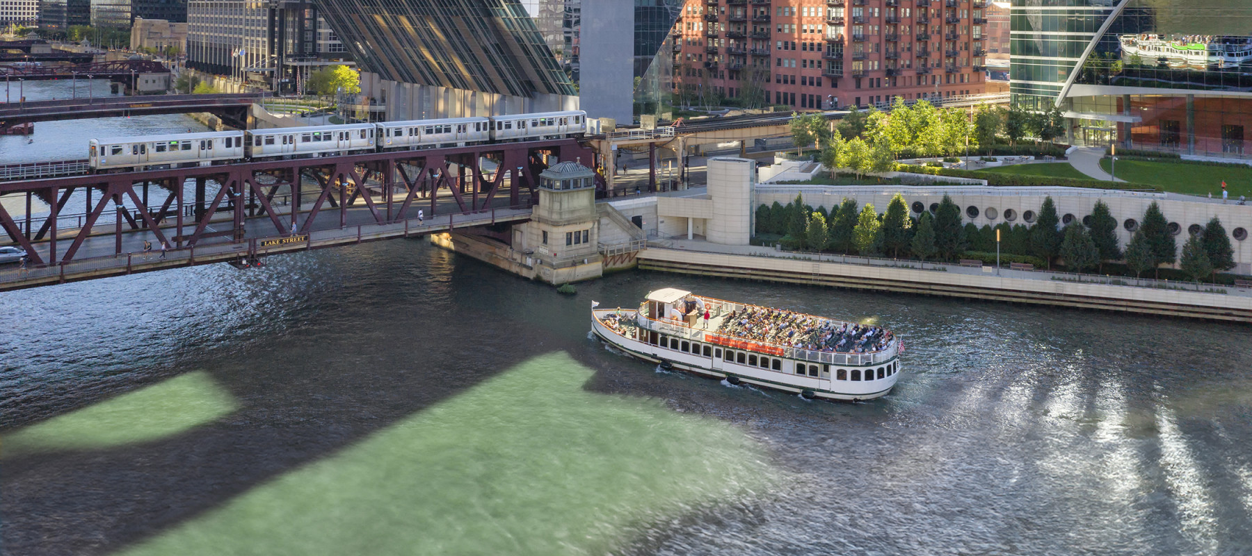 Chicago’s First Lady Cruises