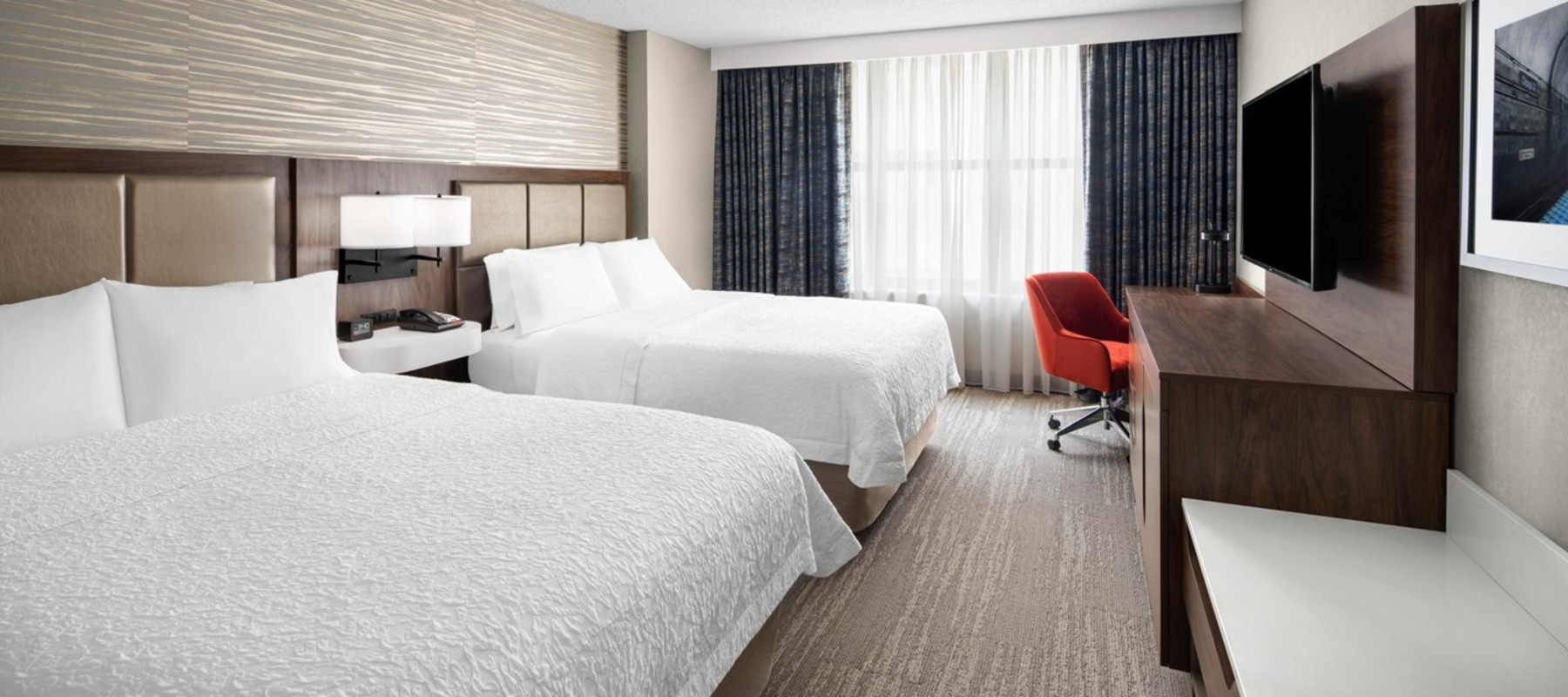 Hampton Inn & Suites Chicago-Downtown