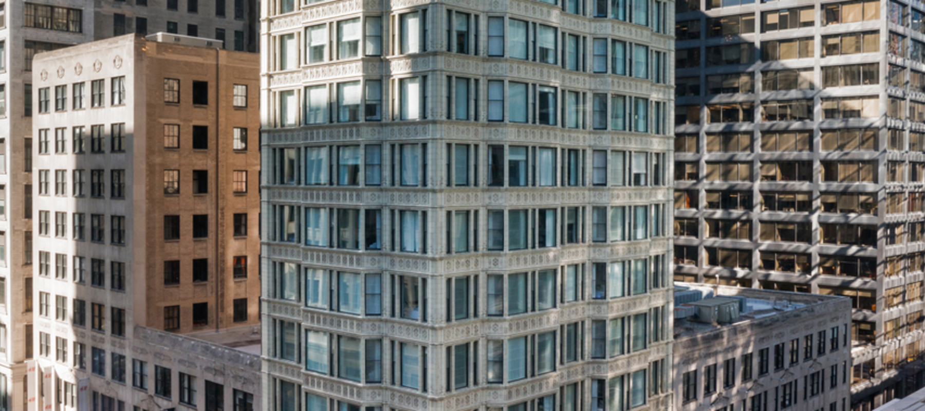 Staypineapple, An Iconic Hotel, The Loop