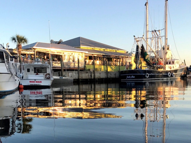 Rusty Bellie's Waterfront Grill