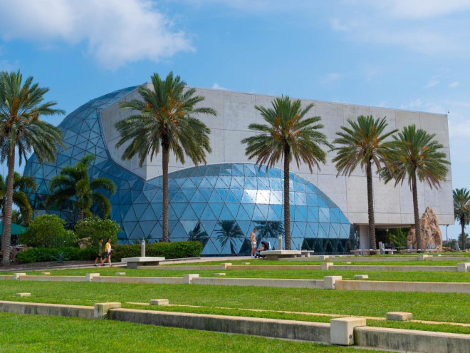Dali Museum Exterior Hero