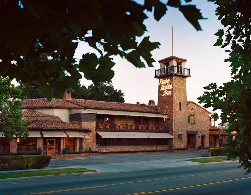 Paso Robles Inn at dusk