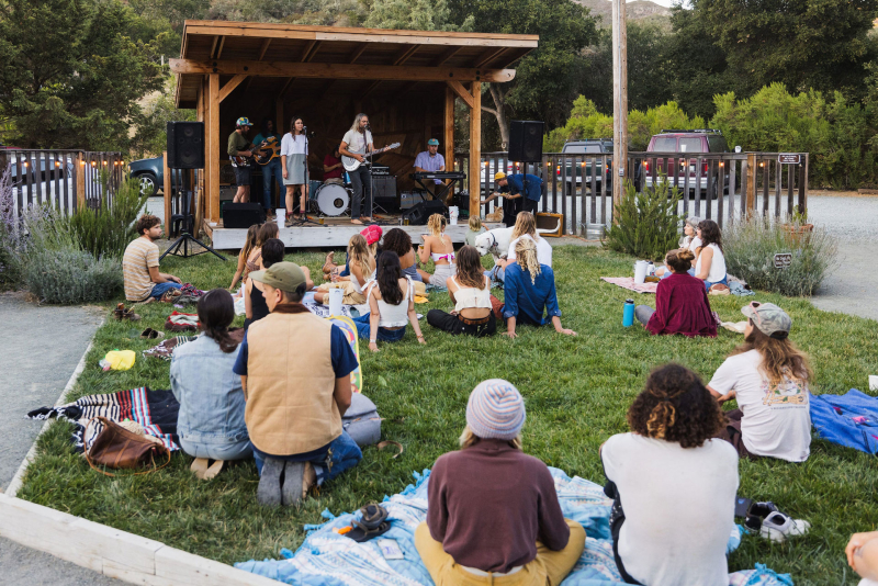 People enjoying live music at Halfway Station in Atascadero
