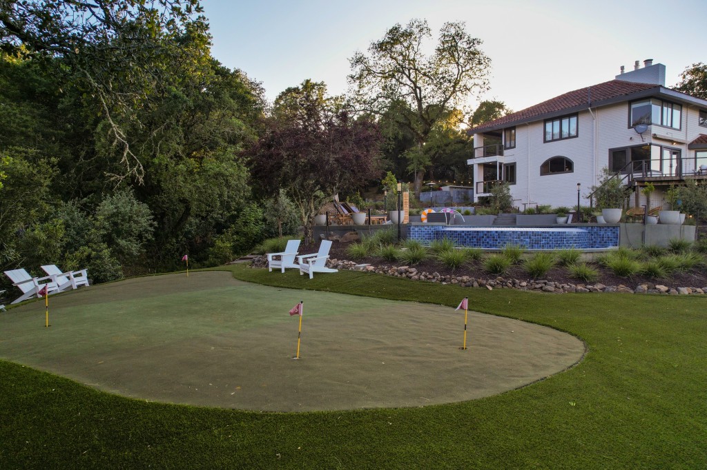 Tranquil Sonoma Retreat.GlenEllen.PuttingGreen