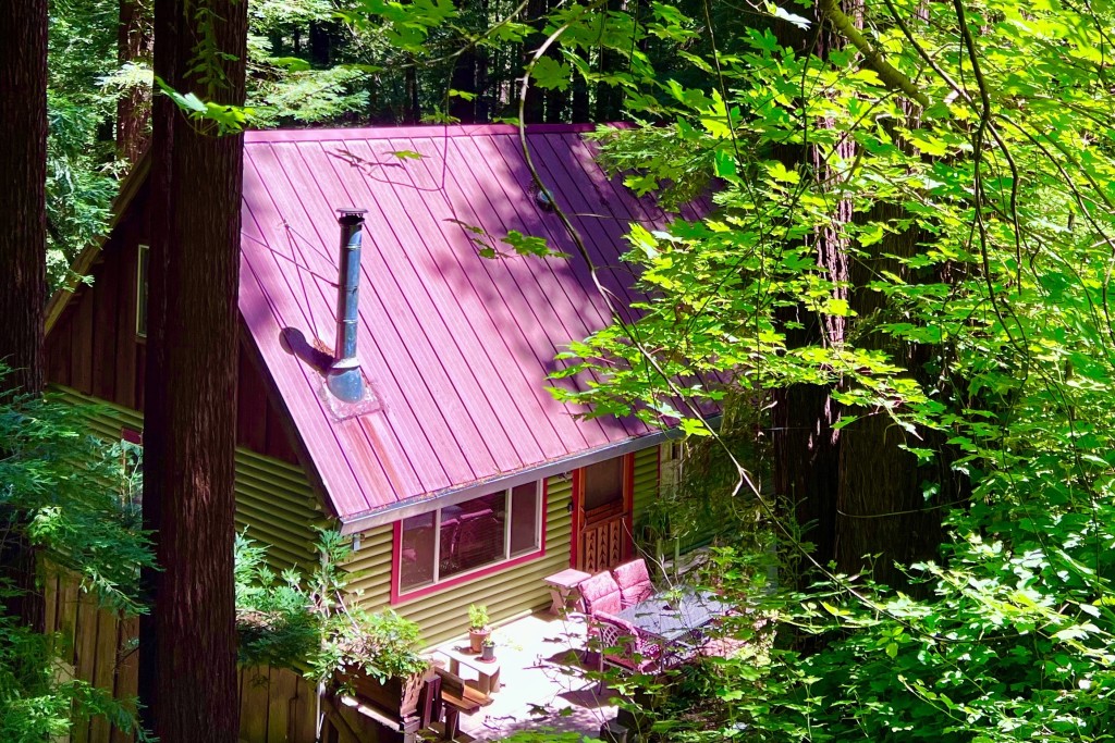 Log Cabin, Cozy and Secluded
