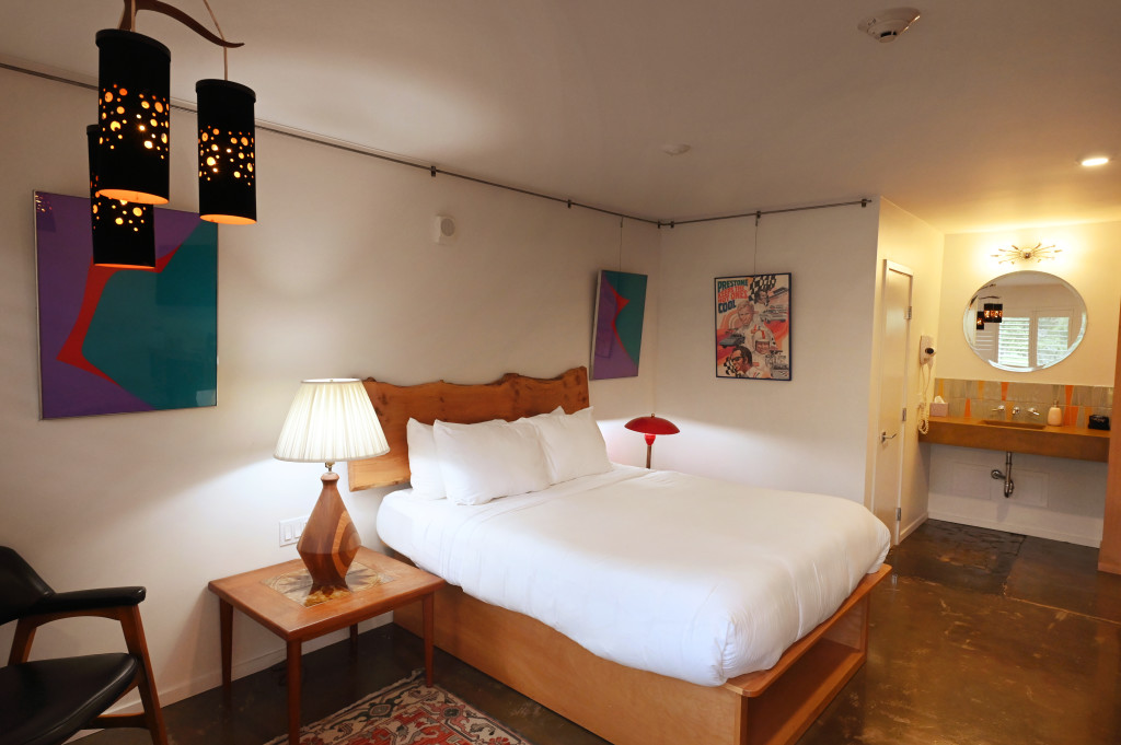 Astro Queen Room