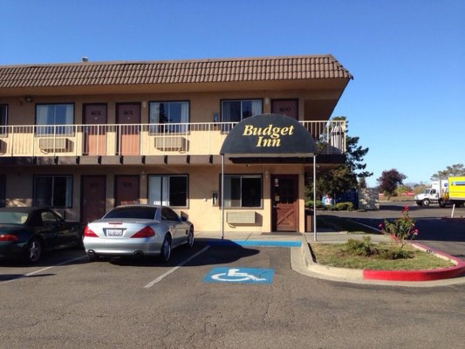 BUDGET INN