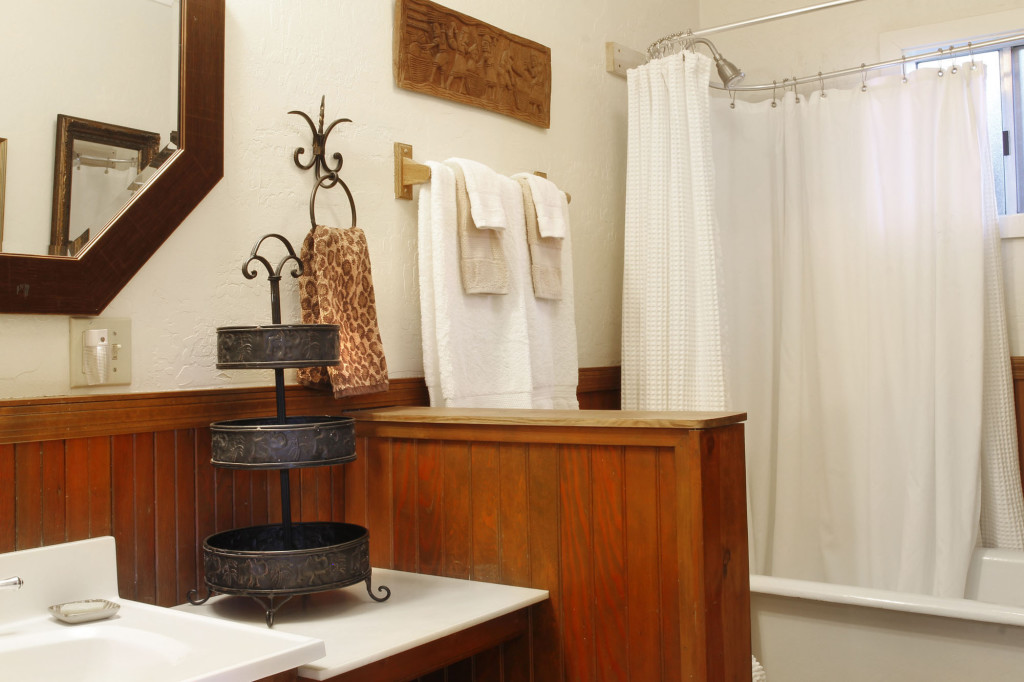 Upper bathroom with claw-foot tub