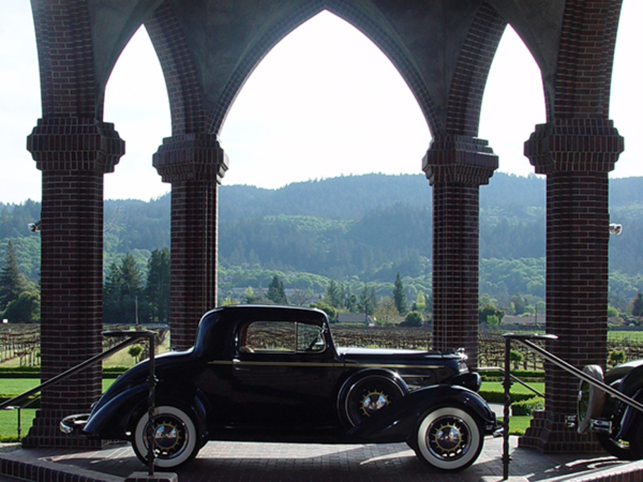 Classic Car at Ledson Winery & Vineyards