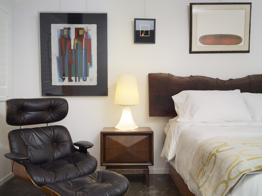Astro Queen Room