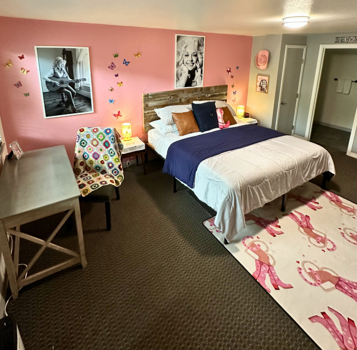 Dolly Parton Theme Room
