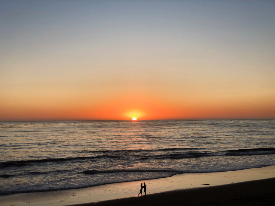 Doran Beach & Ocean Sunset with Couple