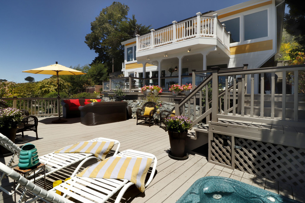 Lower Deck seating area