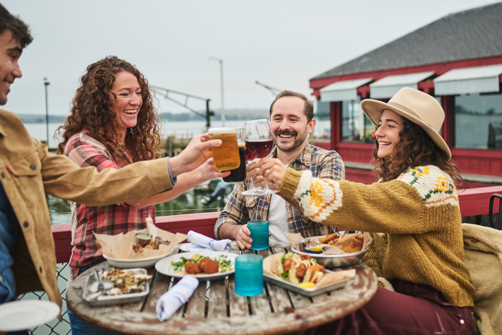 Rocker Oysterfeller's at the Wharf outdoor seating