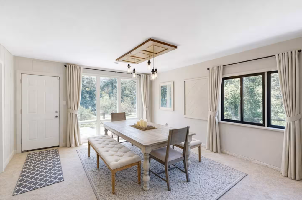 The Creekside - Dining