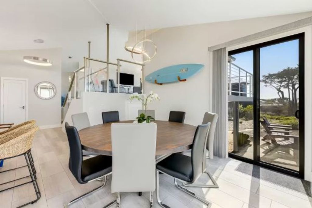 The Bodega Bay Retreat - Dining