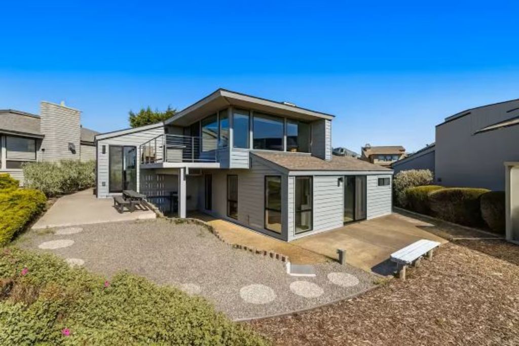 The Bodega Bay Retreat - Full House View