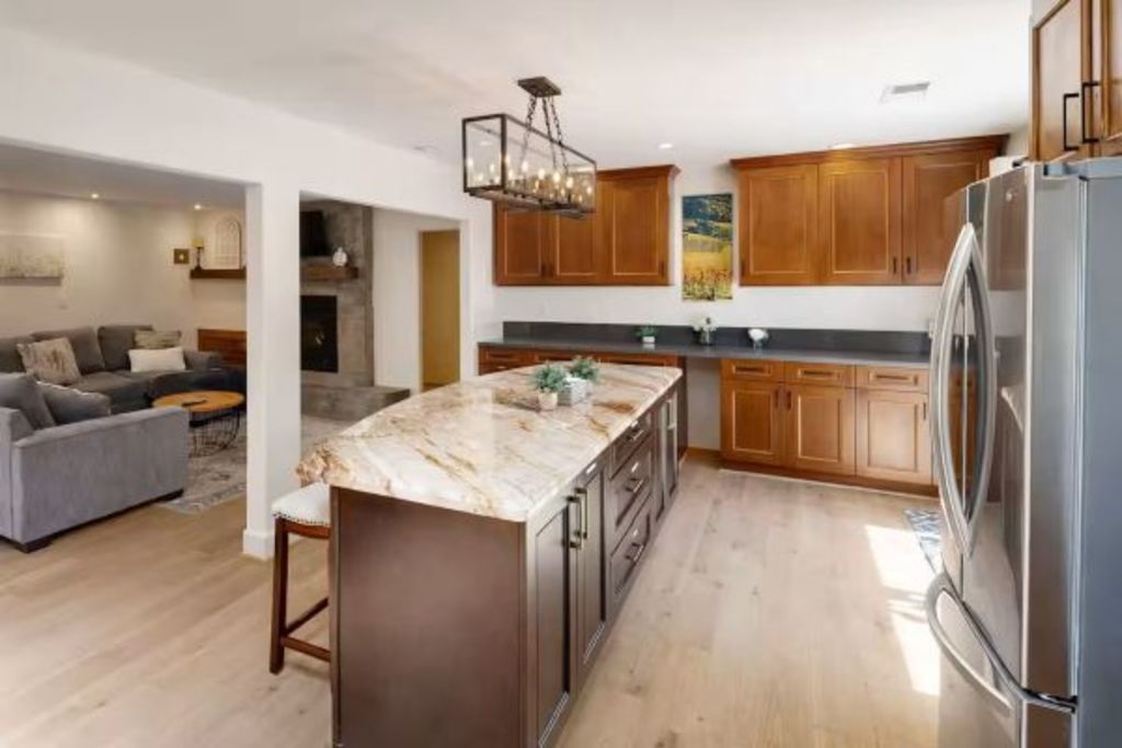 The Creekside - Kitchen