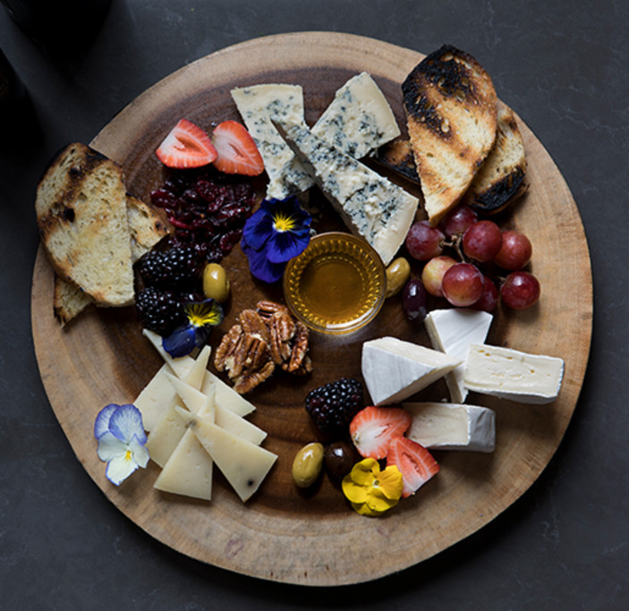 The Lodge at Bodega Bay Drakes Sonoma Coast Restaurant Cheese, Fruit, Honey & Bread Board