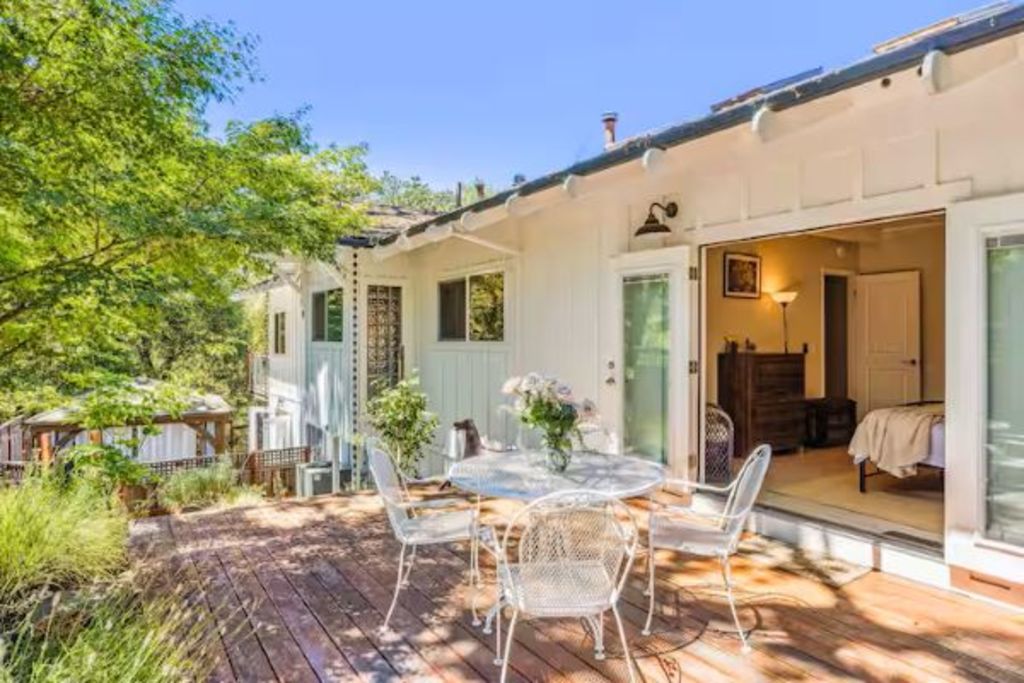The Lovely Wine Country - Patio