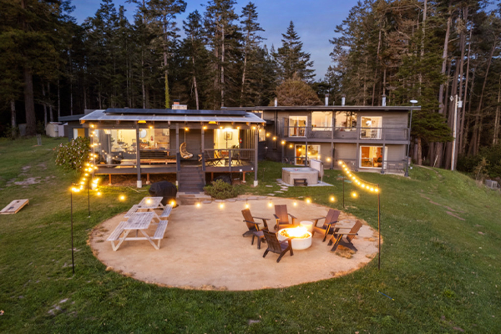 The Driftwood Lodge