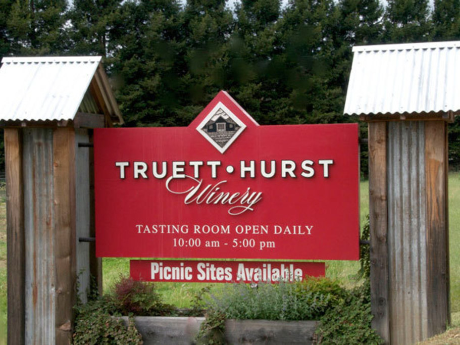 Truett Hurst Winery Sign
