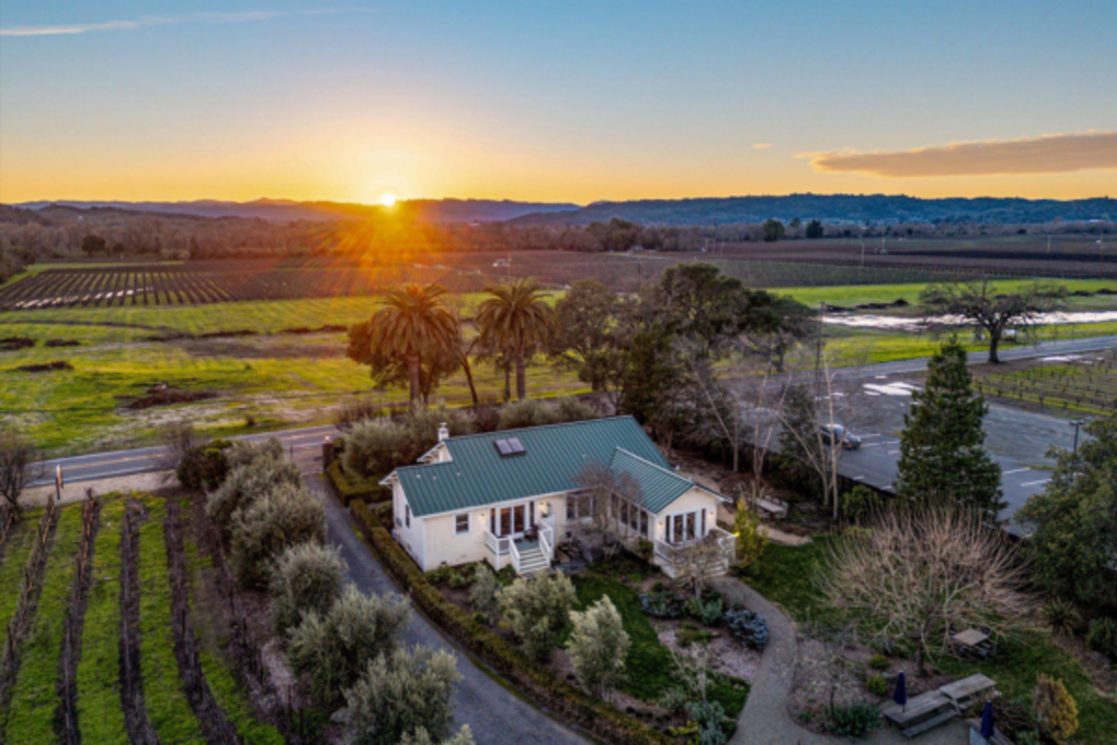 Starlite Vineyards Farmhouse