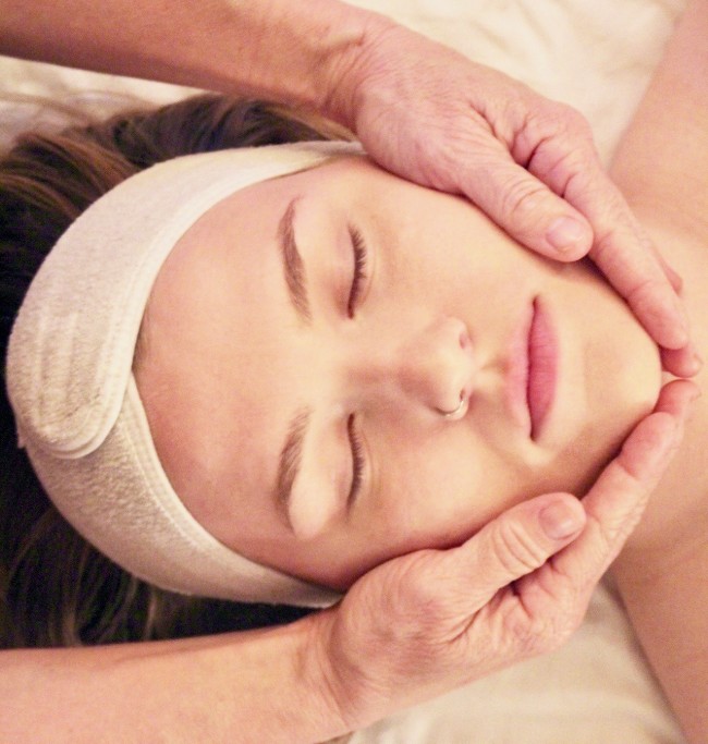 Reiki Healing Spa Session