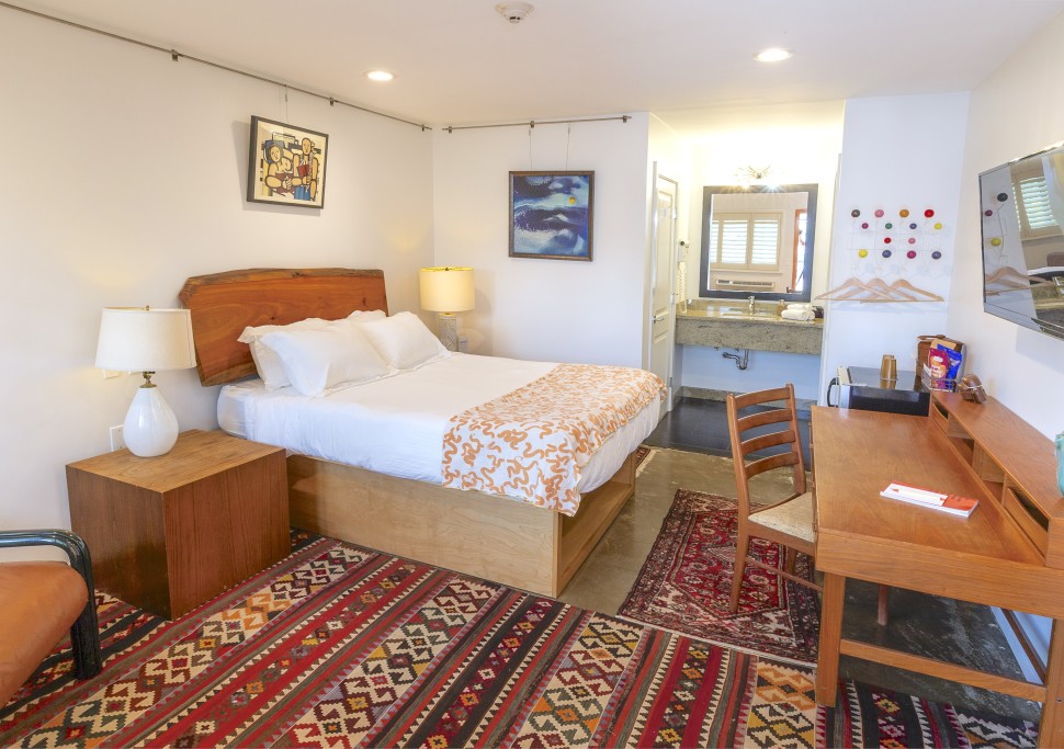 Standard Queen Room
