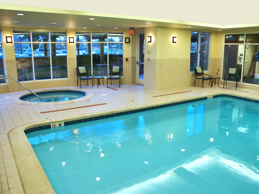 Pool at Hilton Garden Inn - Sonoma County Airport