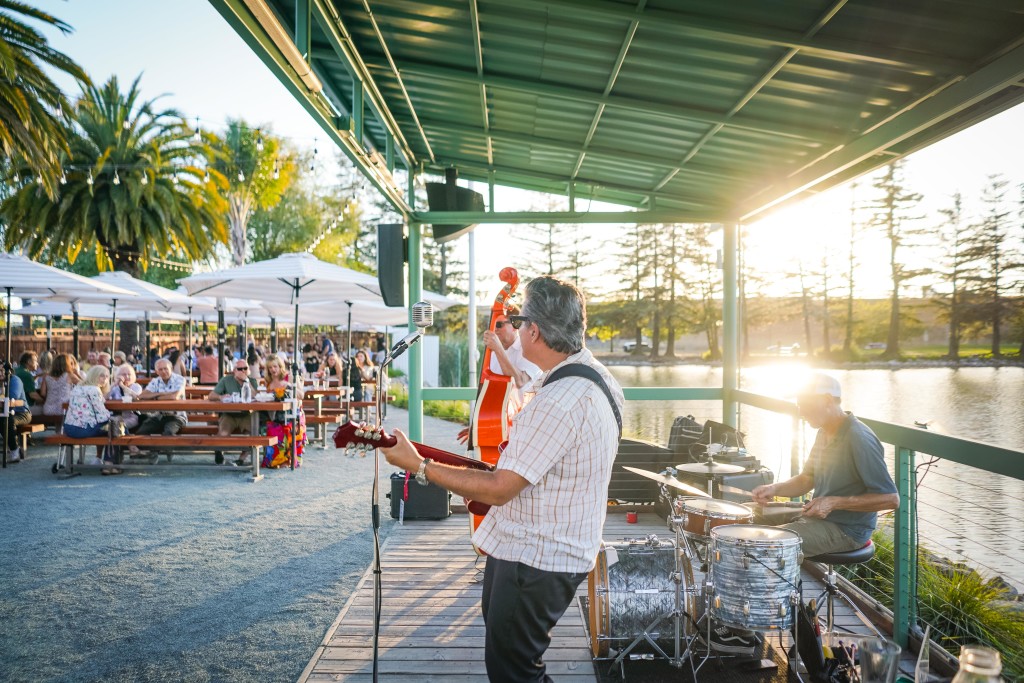 Waterhawk Lake Club - Outdoor Music