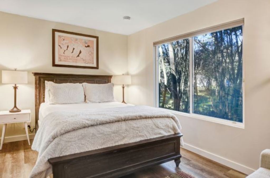 Sonoma Wine Country Cottage - Bedroom