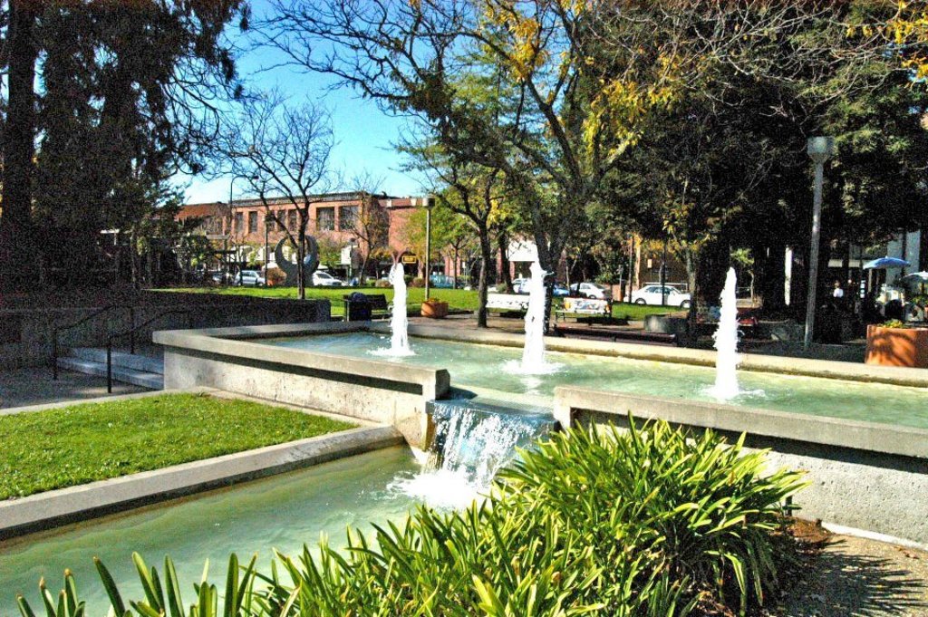 Santa Rosa's Courthouse Square