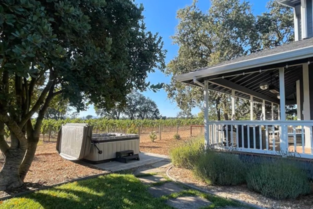 Abramson Ranch - Hot Tub