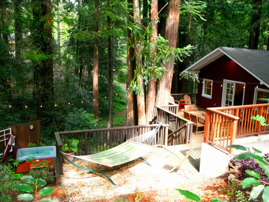 You would be hard pressed to find a sweeter cottage in the Russian River Valley