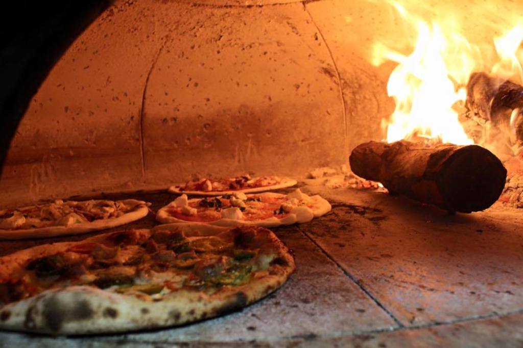 wood fire pizza and flammkuchen