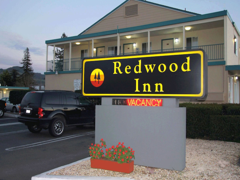 Redwood Inn