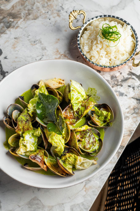 clams with green curry