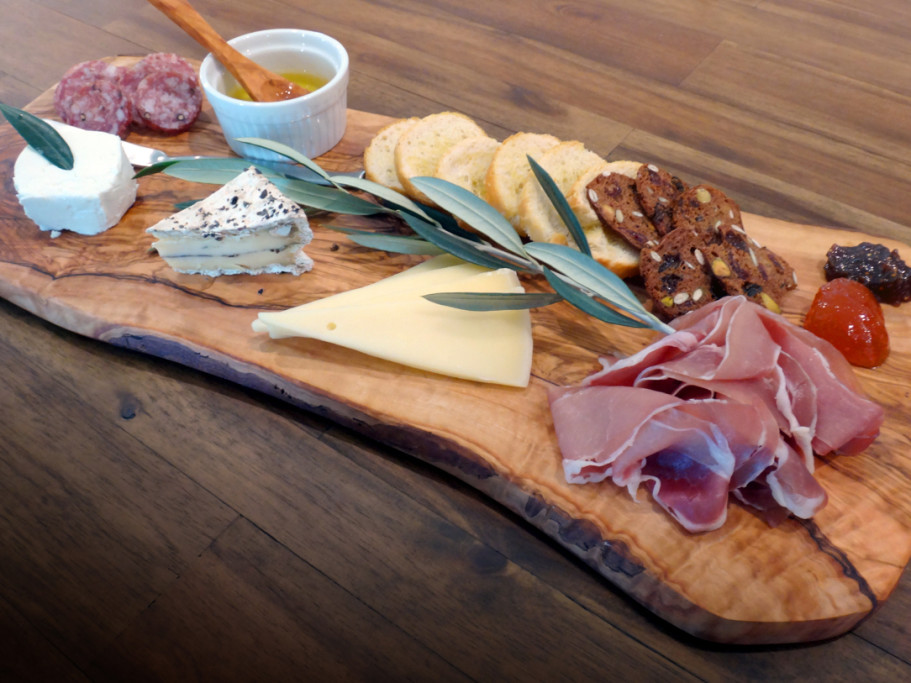 Simply Sonoma Charcuterie And Cheese Plate