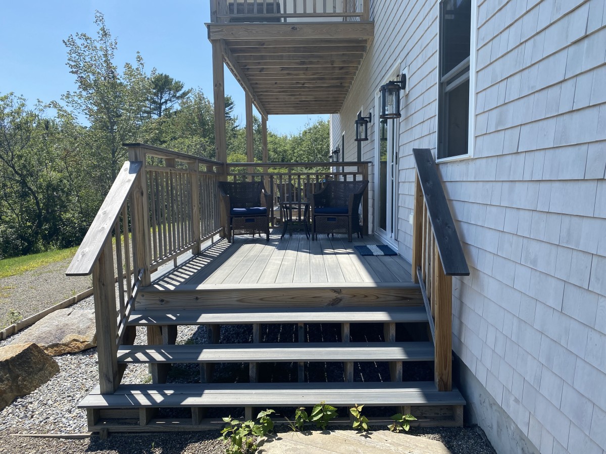https://cdn.elebase.io/dbcc75a2-4b9f-4a0e-8e4b-cfa273624e10/6485b401-cbd2-4b25-bbfc-56dcdd3f8ea8-down_porch_1.jpg