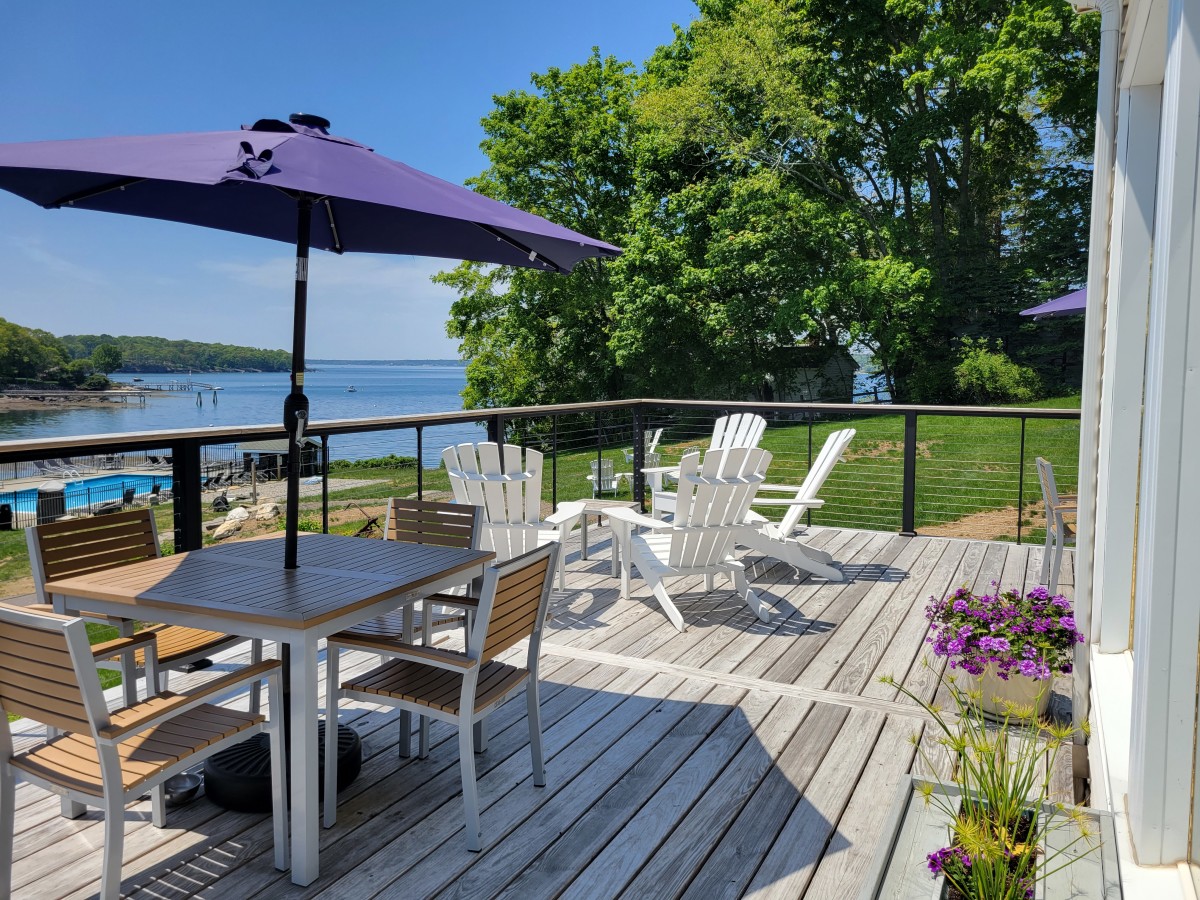 Onsite restaurant available for happy hour, apps, dinner and live music (Sundays and Tuesdays)