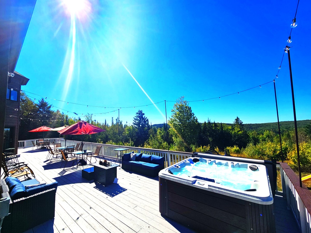 Main Lodge Seating & Hot Tub