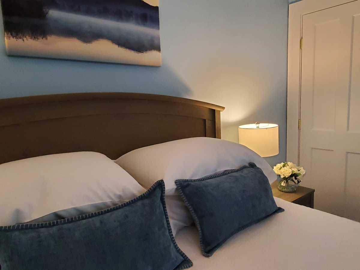 Lily Bay room