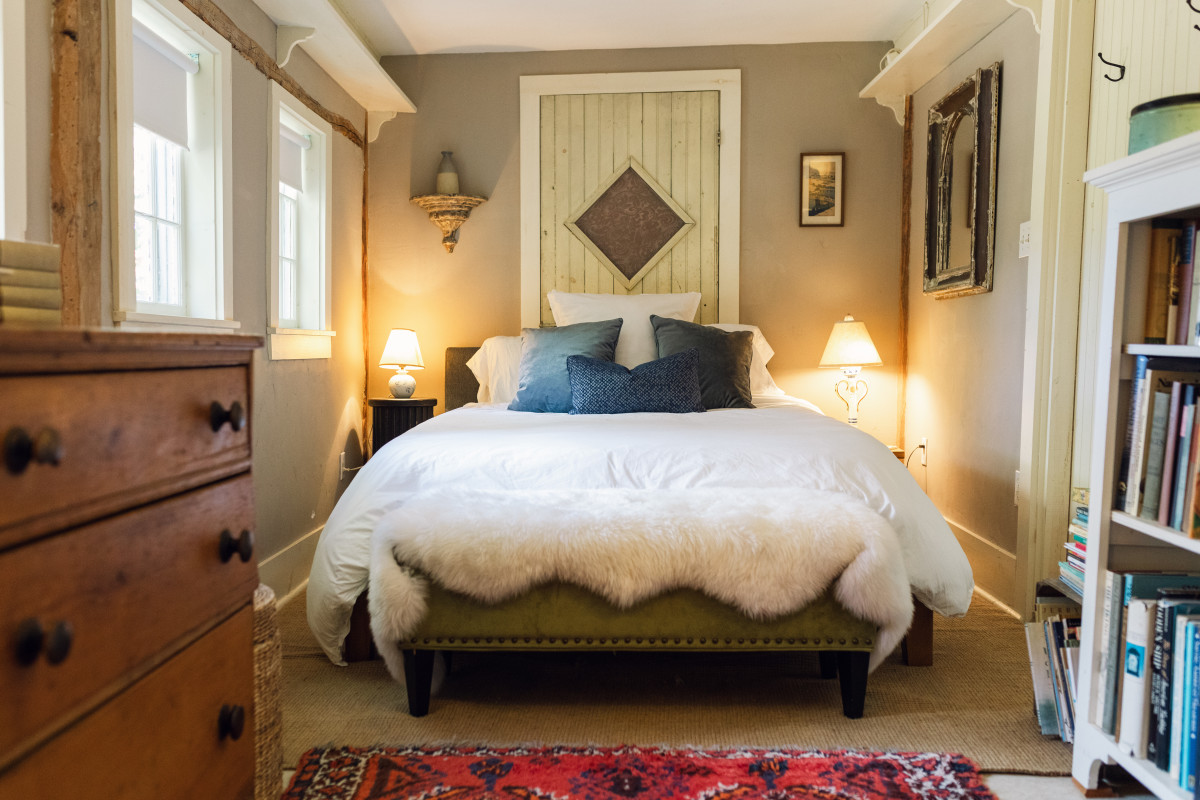 Downstairs Bedroom at Three Sisters Farm