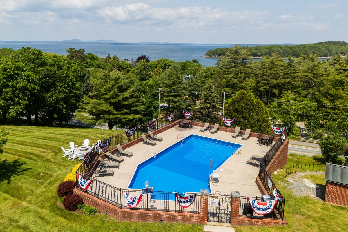 Bluenose Inn - Bar Harbor Hotel Outdoor Pool