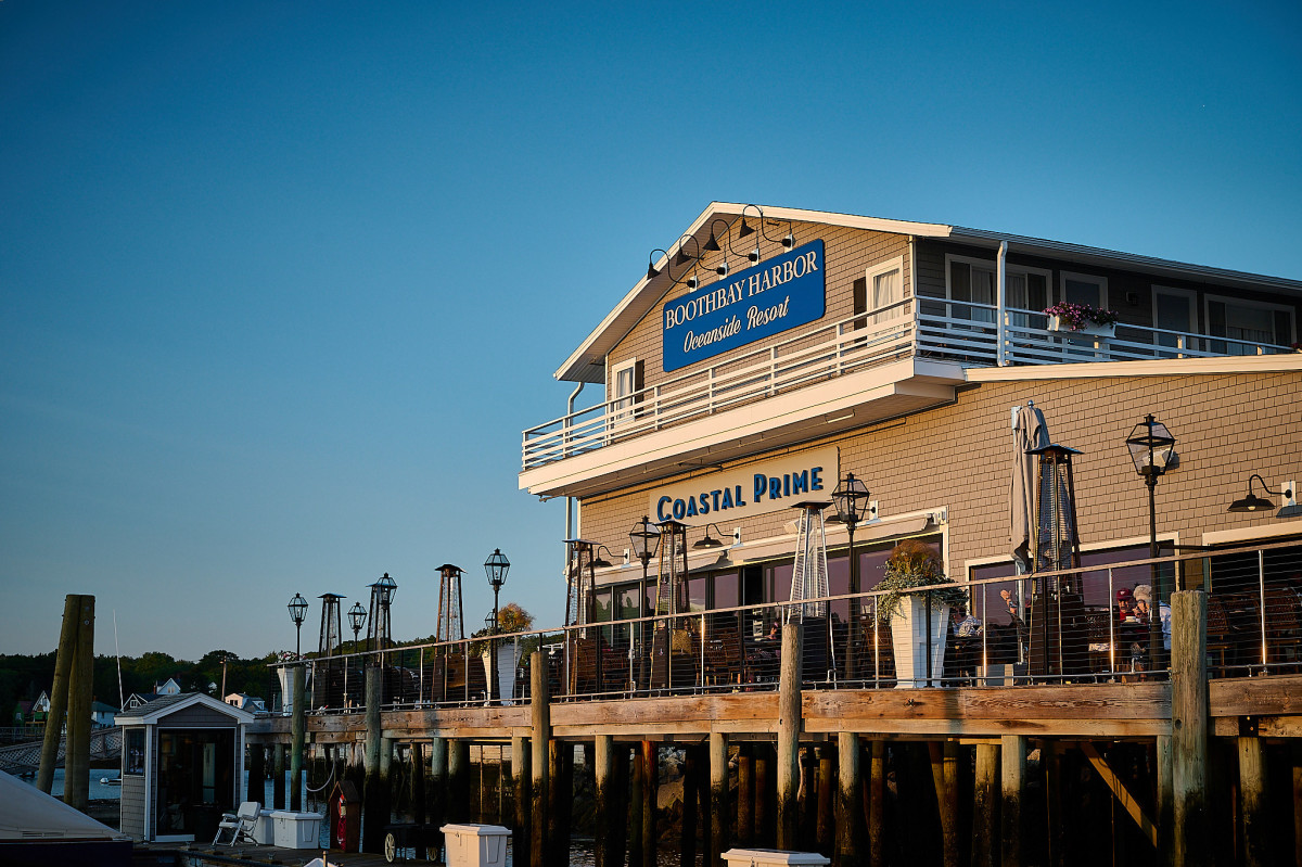 Outside View of the Boothbay Harbor Oceanside Inn & Coastal Prime