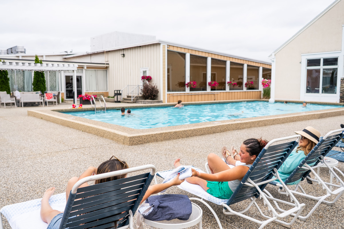 The outdoor pool at the Best Western, Merry Manor Inn